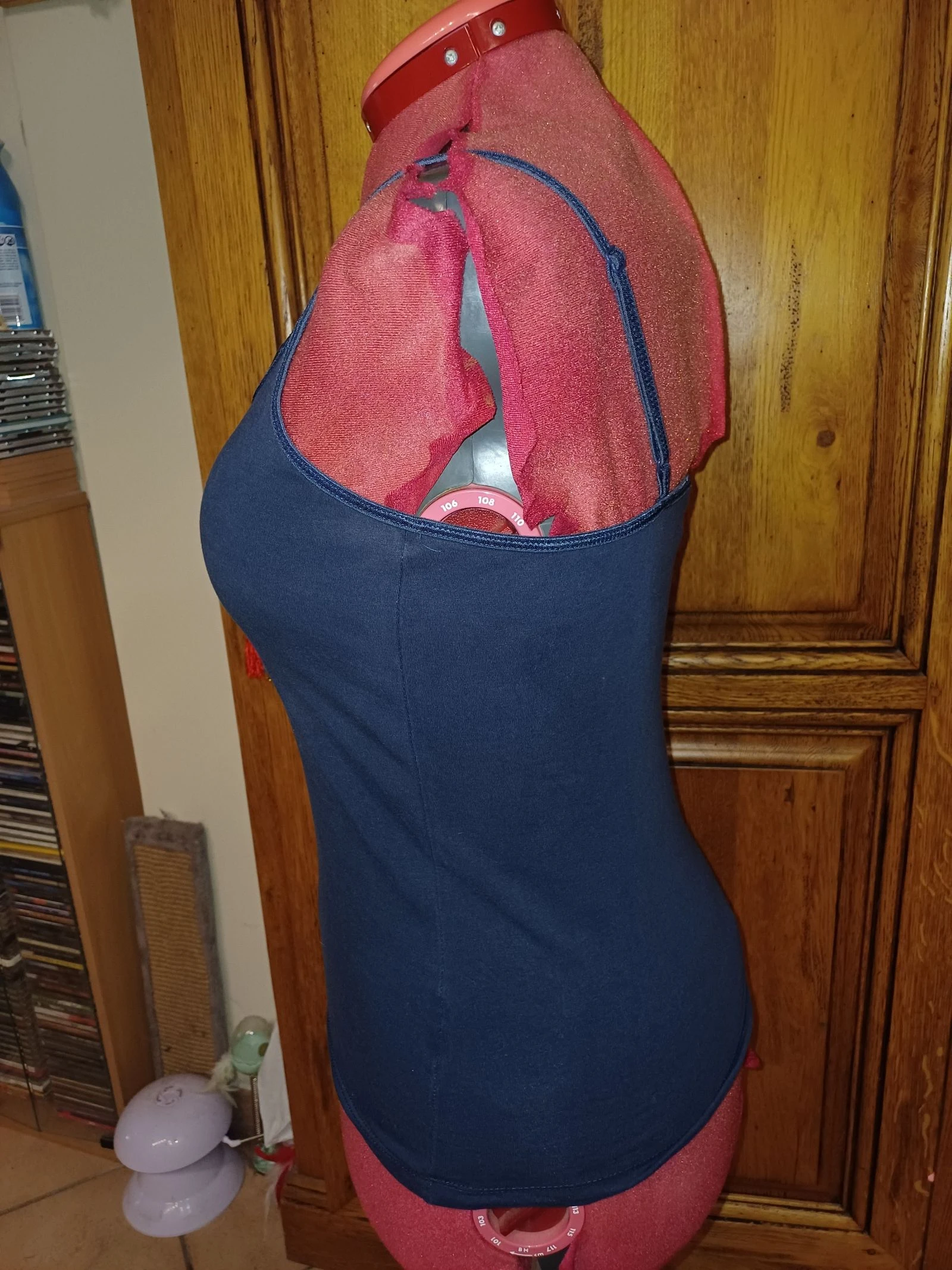 Marineblauw tanktop merk Clock hoes op te merken maat xl maar past maat M dat wil zeggen 38 – photo 3